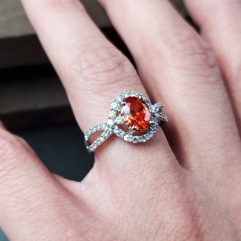 Size 6.5 Sterling Silver Stunning Red Orange Cubic Zirconia Gem Ring - Picture 4 of 8